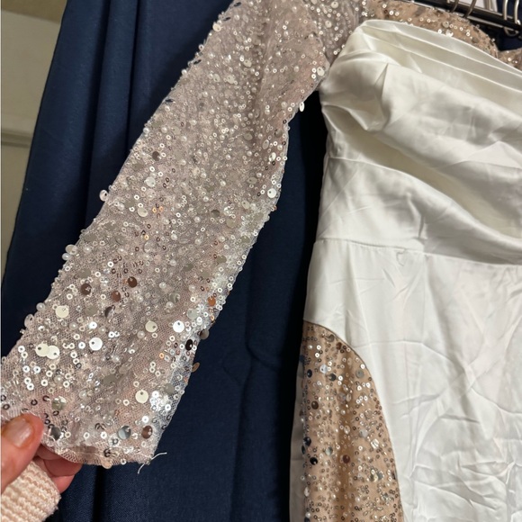 Elegant Sequin Long Sleeve Dress - Picture 5 of 11